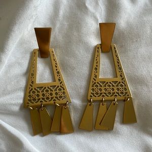 Kendra Scott dangly earrings